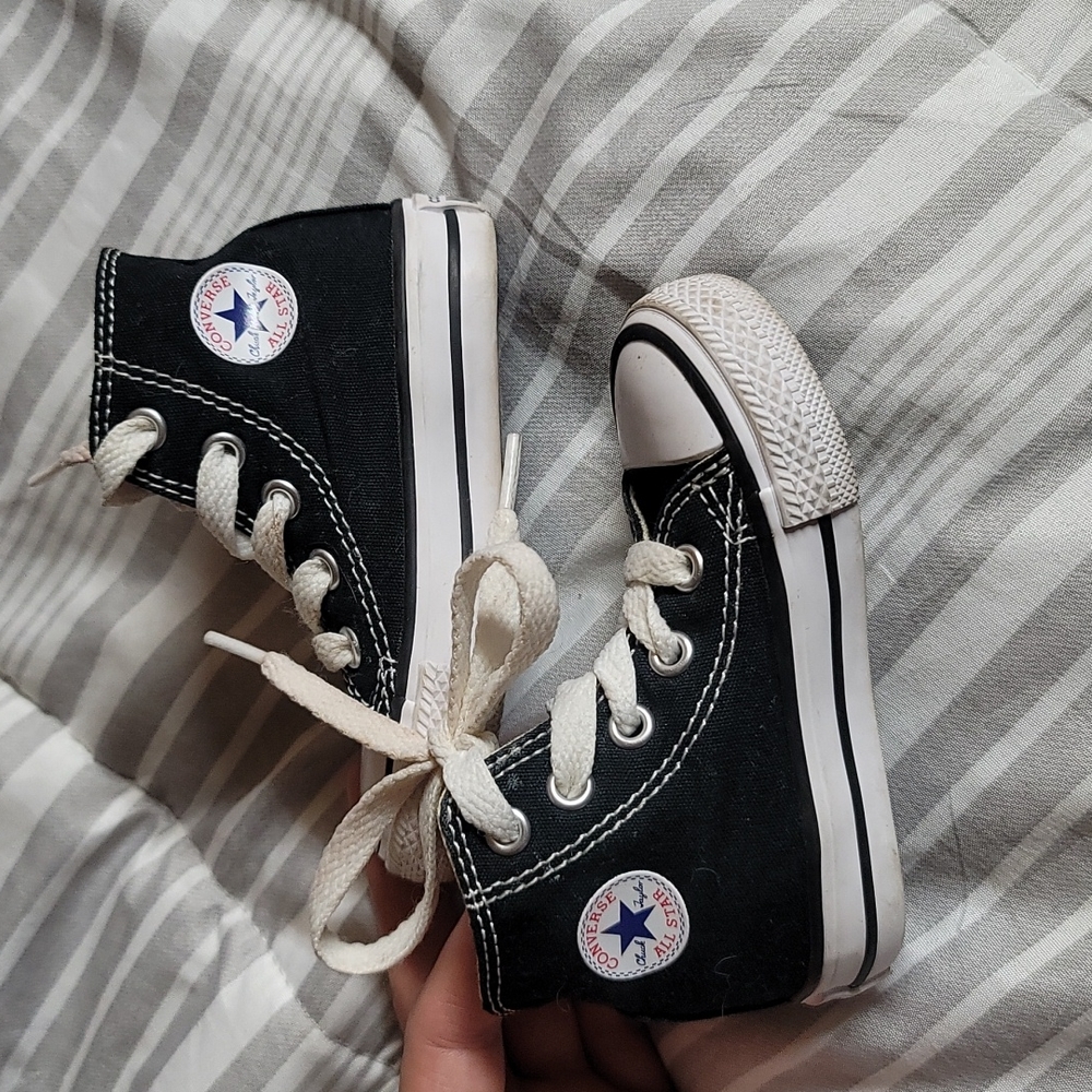Converse kid shoes
